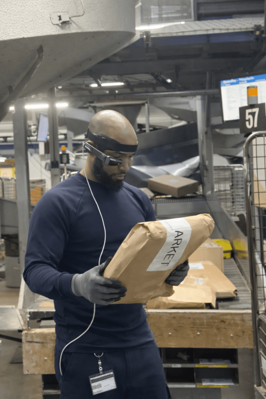 Worker wearing smart glasses